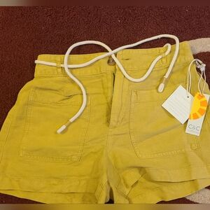 C&C Women's Shorts Yellowish/green size Small